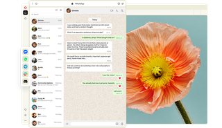 Opera-nettleseren med en samtale i sidefeltet.