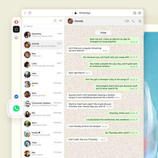 La conversation WhatsApp s'ouvre dans la barre latérale d'Opera, à côté de la page, et Messenger est également disponible.